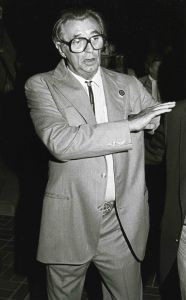 Robert Mitchum 1984 LAC171.jpg